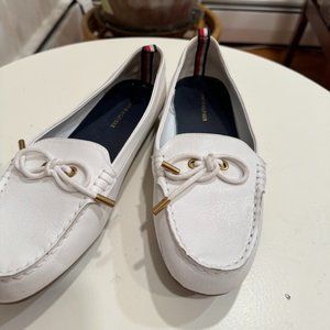 TOMMY HILFIGER Women's White Leather Loafers Size 9